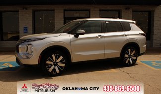 New 2025 Mitsubishi Outlander SE image 1