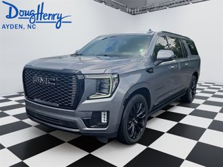Used 2022 GMC Yukon XL Denali w/ Denali Premium Package image 1