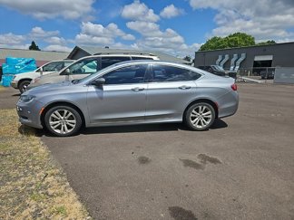 Used 2015 Chrysler 200 Limited image 1