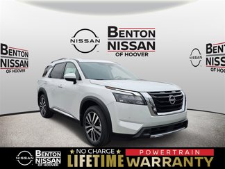 New 2025 Nissan Pathfinder Platinum image 1