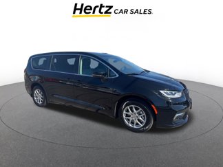 Used 2024 Chrysler Pacifica Touring-L image 1