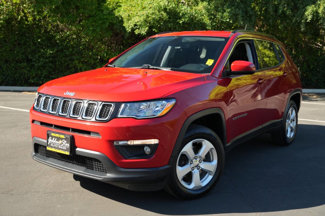 Used 2019 Jeep Compass Latitude image 1
