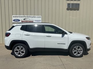 New 2025 Jeep Compass Latitude image 1