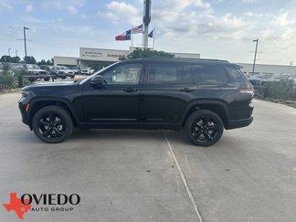 New 2025 Jeep Grand Cherokee L Laredo image 1