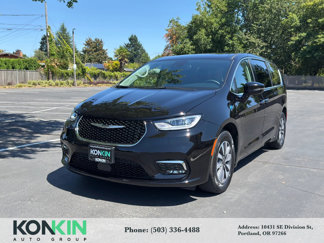 Used 2024 Chrysler Pacifica Limited image 1