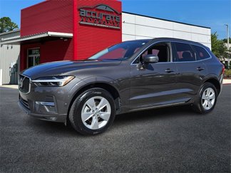 Used 2022 Volvo XC60 B5 Momentum image 1