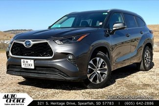 Used 2024 Toyota Highlander XLE image 1