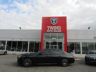 Used 2024 BMW i7 xDrive60 image 1