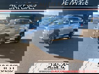 Used 2019 Toyota Highlander XLE image 1