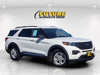 Used 2023 Ford Explorer XLT image 1