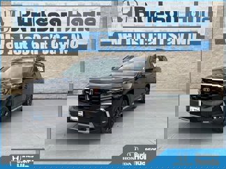 New 2025 Honda Pilot Touring image 1