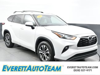 Used 2023 Toyota Highlander XLE image 1