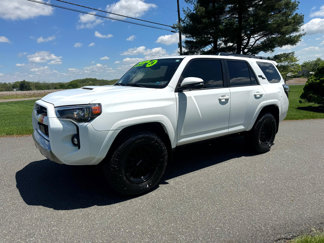 Used 2024 Toyota 4Runner TRD Off-Road Premium image 1