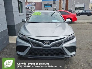 Used 2022 Toyota Camry SE image 1