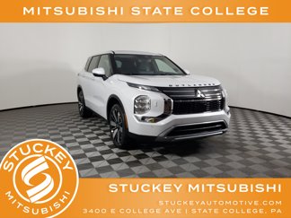 New 2025 Mitsubishi Outlander SE image 1