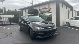 Used 2019 Chrysler Pacifica L image 1