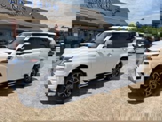 Used 2023 Nissan Armada Platinum w/ Captain's Chairs Package image 1