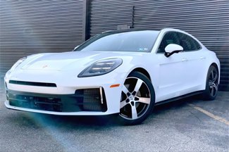 Certified 2025 Porsche Panamera 4 image 1