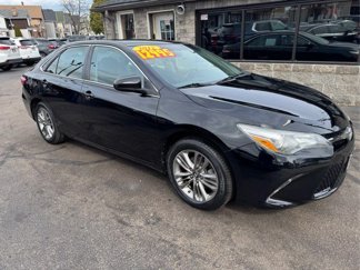 Used 2017 Toyota Camry SE image 1