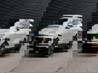 Used 2025 Porsche Cayenne image 1