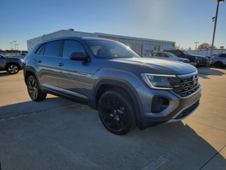 New 2025 Volkswagen Atlas Cross Sport SE image 1