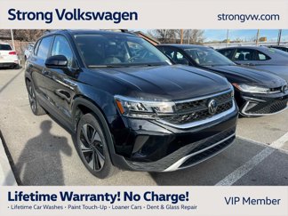 Used 2024 Volkswagen Taos SE w/ Panoramic Sunroof Package image 1