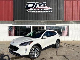 Used 2022 Ford Escape Titanium image 1