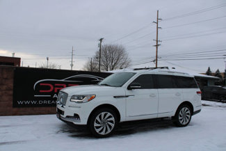 Used 2022 Lincoln Navigator Reserve image 1