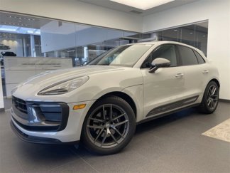 Certified 2025 Porsche Macan Turbo image 1