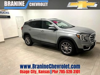Used 2024 GMC Terrain SLT image 1