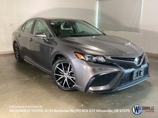 Used 2024 Toyota Camry SE image 1
