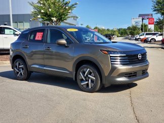 Certified 2025 Nissan Kicks SV w/ Illumination Package image 1