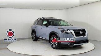 New 2025 Nissan Pathfinder Platinum image 1