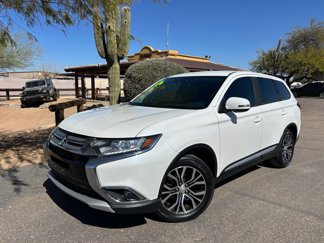 Used 2018 Mitsubishi Outlander SE image 1