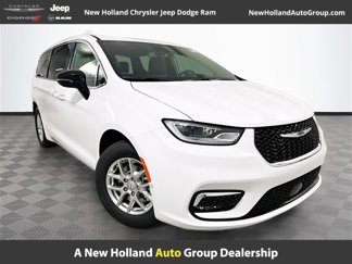 New 2025 Chrysler Pacifica Select image 1