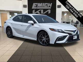 Used 2022 Toyota Camry SE image 1