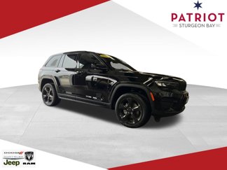 New 2025 Jeep Grand Cherokee Altitude image 1