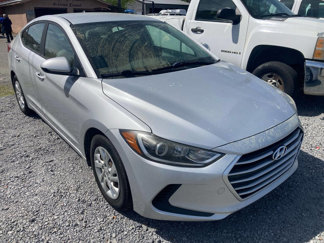 Used 2017 Hyundai Elantra SE image 1
