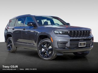 New 2025 Jeep Grand Cherokee L Laredo image 1