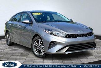 Used 2024 Kia Forte LXS image 1