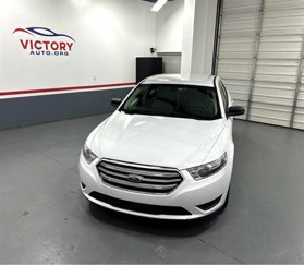 Used 2014 Ford Taurus SE image 1