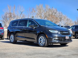 New 2025 Chrysler Pacifica Select image 1