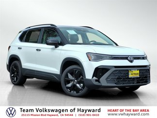 New 2025 Volkswagen Taos SE image 1