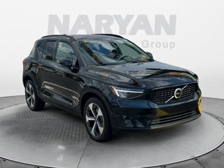 Used 2023 Volvo XC40 B4 Ultimate image 1