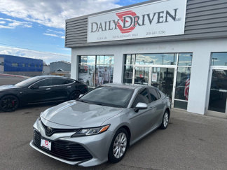 Used 2018 Toyota Camry LE image 1