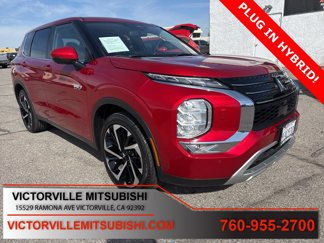 Used 2023 Mitsubishi Outlander SE image 1