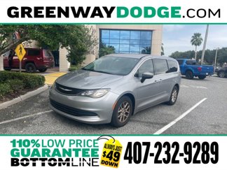 Used 2017 Chrysler Pacifica LX image 1