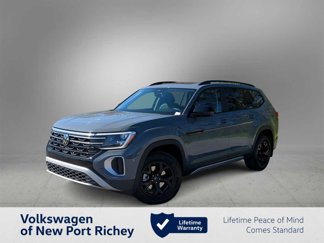 New 2025 Volkswagen Atlas Peak Edition SE image 1