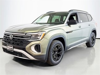 New 2025 Volkswagen Atlas Peak Edition SE image 1