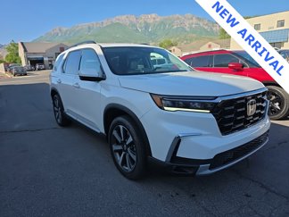 Used 2025 Honda Pilot Touring image 1